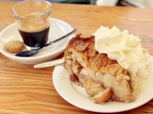 apple pie at winkel food tour